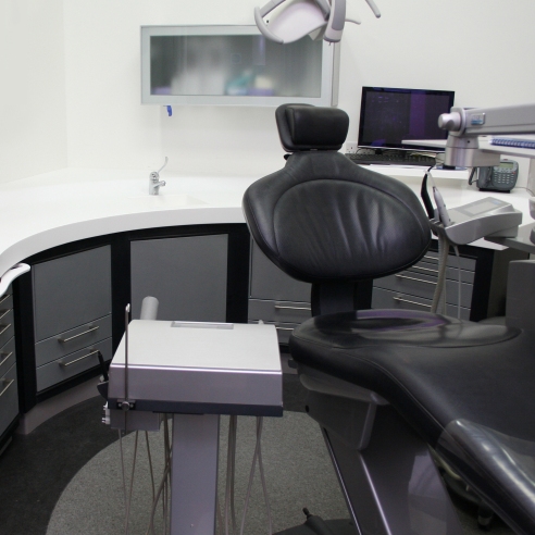 Dental Surgery Design in Chic Monochrome